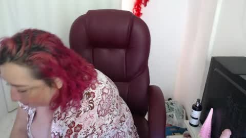 paiperhalliwey online show from April 12, 2026, 2:55 pm