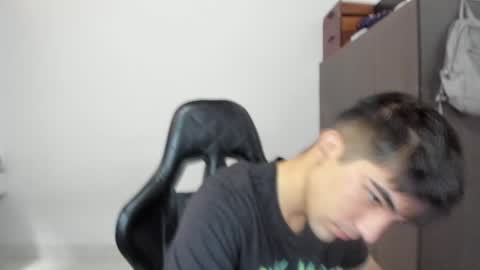 pakun_ online show from December 6, 2024, 3:33 pm