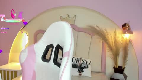 Princess Pamela  online show from April 23, 2026, 12:04 pm