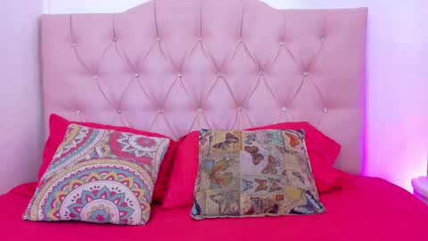 pamela_morales_ online show from May 2, 2026, 6:24 pm