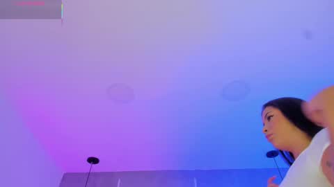 Manuela online show from September 9, 2025, 11:32 am