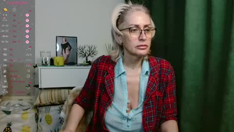 Snapshot of pamellamurphy chatting on May 17, 2026, 12:08 am pamellamurphy online show from May 17, 2026, 12:08 am