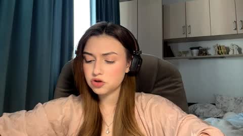 Snapshot of pamulahallquist chatting on June 3, 2026, 2:33 pm Lia online show from June 3, 2026, 2:33 pm