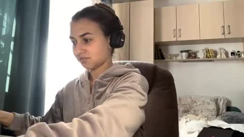 Snapshot of pamulahallquist chatting on June 5, 2026, 2:34 pm Lia online show from June 5, 2026, 2:34 pm