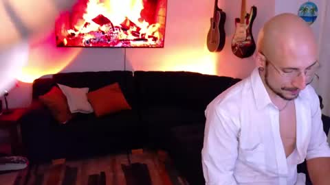    online show from April 22, 2026, 10:55 pm