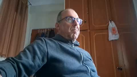 pansak1973 online show from December 30, 2024, 10:21 am