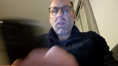 pansak1973 online show from February 18, 2025, 8:14 pm