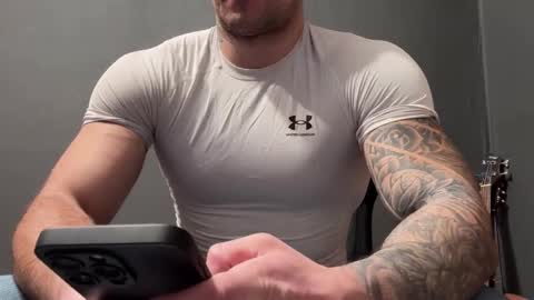 Snapshot of panther_style chatting on February 3, 2026, 3:37 am Oleg online show from February 3, 2026, 3:37 am