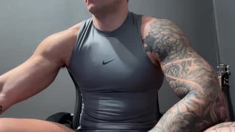 Snapshot of panther_style chatting on February 4, 2026, 6:52 am Oleg online show from February 4, 2026, 6:52 am