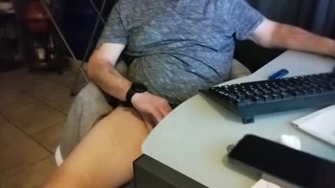 pantyrafke online show from December 2, 2025, 6:52 am