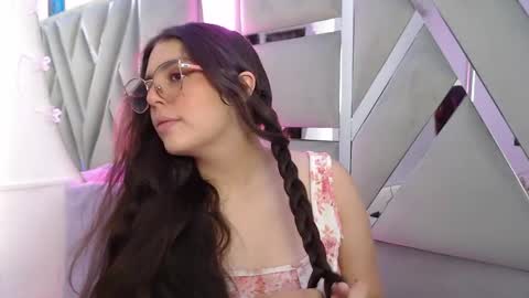 Paola Lyon online show from January 17, 2025, 7:27 pm