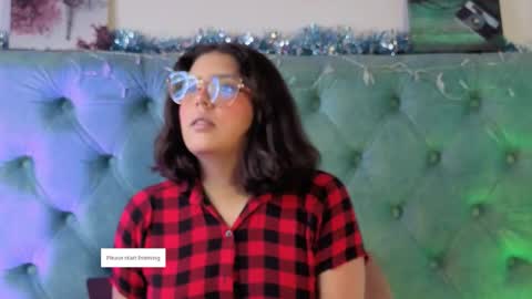 Paola Lyon online show from December 15, 2025, 12:09 pm