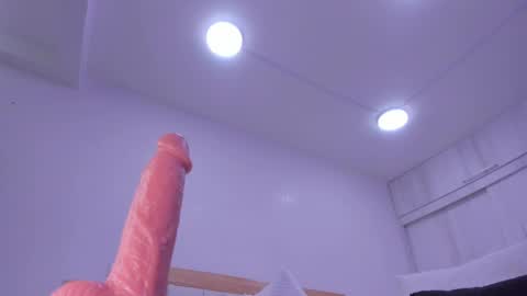 Snapshot of paolaa_rodriguez chatting on February 12, 2025, 1:30 am Paola online show from February 12, 2025, 1:30 am