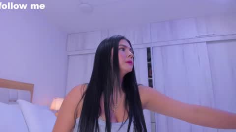 Snapshot of paolaa_rodriguez chatting on February 16, 2025, 6:54 pm Paola online show from February 16, 2025, 6:54 pm