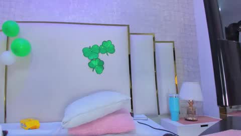 Paola  online show from March 18, 2026, 9:45 am