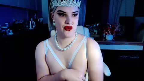 Sarina Williams online show from November 18, 2025, 5:12 am