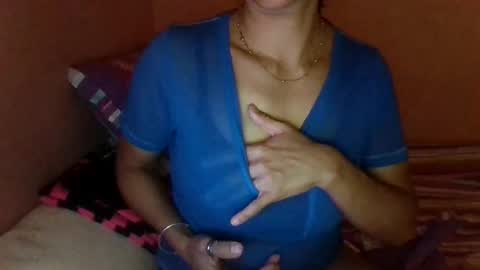 paolamz10 online show from November 7, 2025, 3:06 am