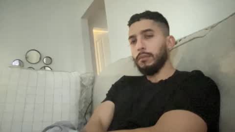 papicubano_guapo23cm online show from January 2, 2025, 2:13 pm