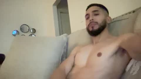 papicubano_guapo23cm online show from January 14, 2025, 6:02 am