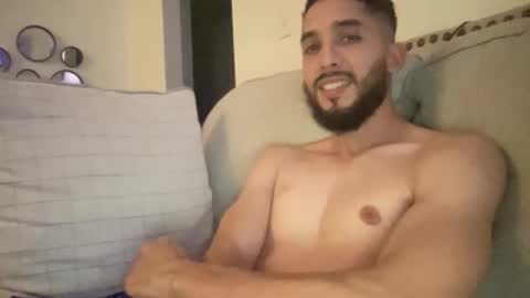 papicubano_guapo23cm online show from October 7, 2025, 3:25 am