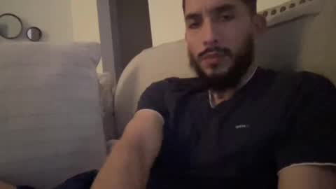 papicubano_guapo23cm online show from February 25, 2026, 5:17 am