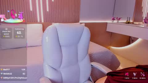 Amy and my doll online show from September 10, 2025, 4:01 am