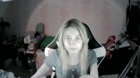 Snapshot of paradise_shade chatting on November 24, 2025, 5:34 pm paradise_shade online show from November 24, 2025, 5:34 pm