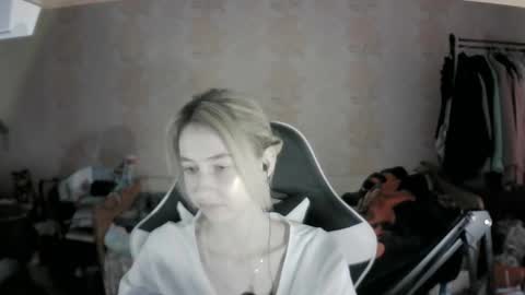 Snapshot of paradise_shade chatting on November 29, 2025, 9:45 am paradise_shade online show from November 29, 2025, 9:45 am