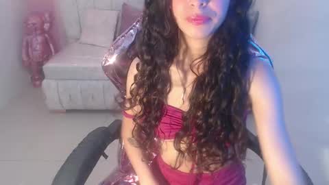 Snapshot of paris_1sub chatting on February 14, 2025, 8:15 pm Paris 1sub online show from February 14, 2025, 8:15 pm