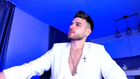 Paris online show from December 25, 2024, 2:14 am