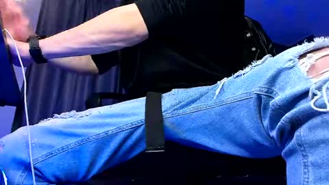 Paris online show from April 6, 2026, 2:42 am