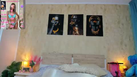 Paris online show from March 3, 2025, 7:21 am