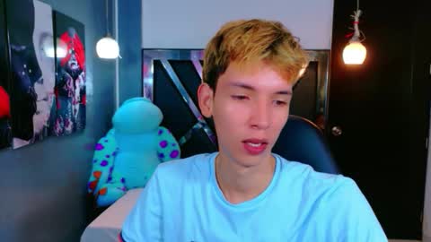 park_jimin1 online show from December 18, 2025, 12:44 pm