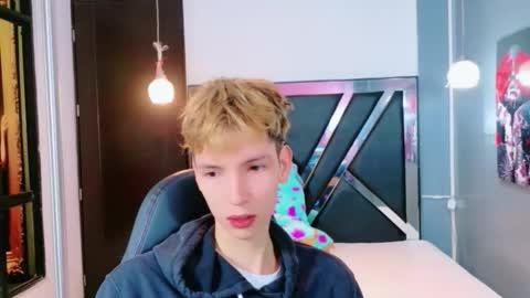 park_jimin1 online show from December 22, 2025, 12:35 pm