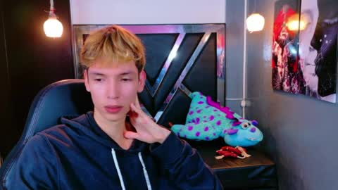 park_jimin1 online show from January 7, 2026, 12:18 pm