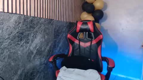 HENRY online show from December 20, 2025, 2:35 pm