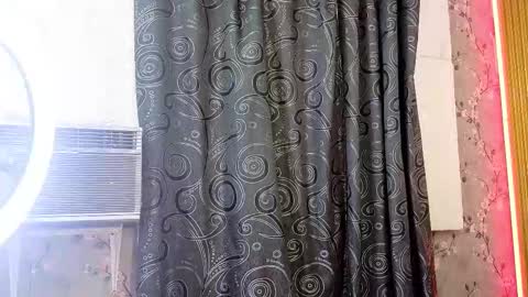 party_with_medellin11 online show from November 2, 2025, 1:35 pm