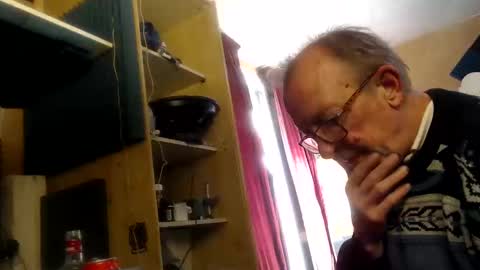 pascal88881 online show from December 6, 2024, 12:05 pm