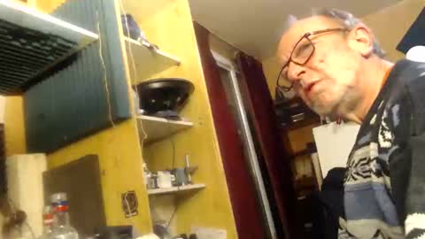 pascal88881 online show from December 6, 2024, 7:01 pm