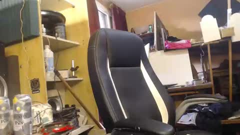 pascal88881 online show from January 5, 2025, 12:10 pm