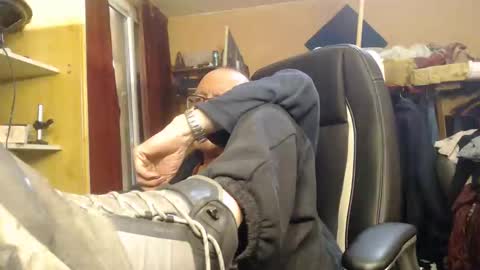 pascal88881 online show from January 7, 2025, 12:20 pm