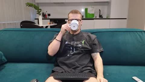 Pashka online show from April 8, 2026, 6:46 am