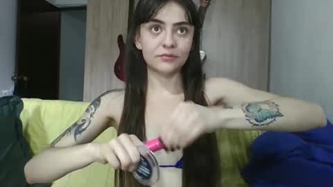 passion_fruit01 online show from October 6, 2025, 6:16 pm