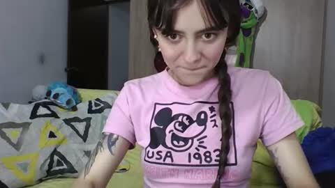 passion_fruit01 online show from October 13, 2025, 11:10 am