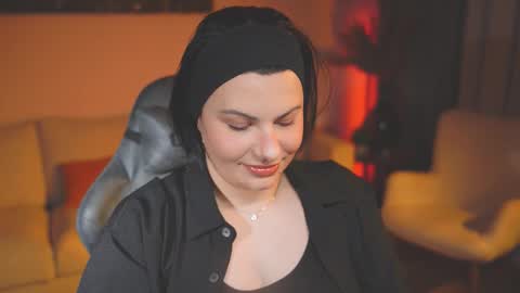 Patricia online show from November 7, 2025, 8:42 pm