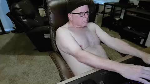 Snapshot of patrickstroking chatting on June 14, 2026, 5:48 pm patrickstroking online show from June 14, 2026, 5:48 pm