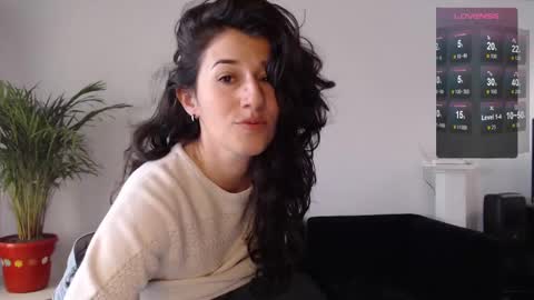 Snapshot of pau_1 chatting on February 1, 2025, 1:09 pm paula online show from February 1, 2025, 1:09 pm