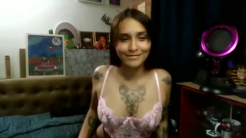 Pau online show from May 27, 2026, 11:46 pm