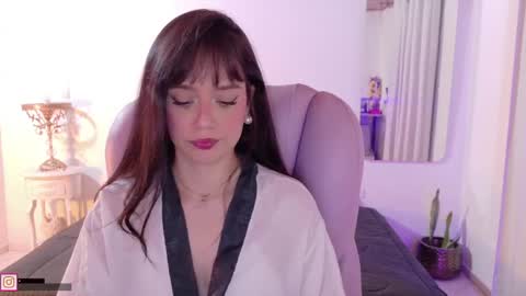 Sofa online show from April 17, 2026, 4:37 am