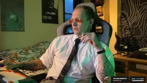 Snapshot of paul_razor chatting on June 7, 2026, 10:46 pm Paul online show from June 7, 2026, 10:46 pm